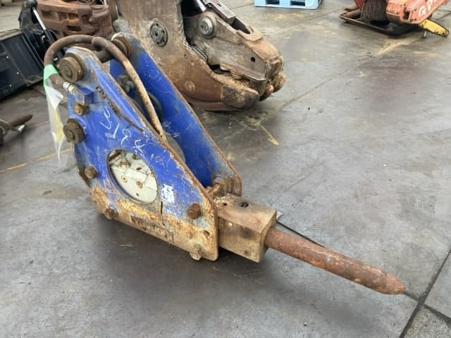 Breaker — Auction (lot 8456-3142)