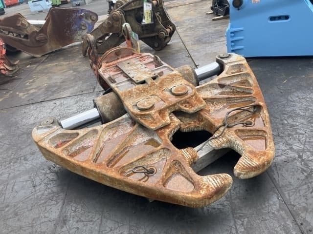 Crusher — Auction (lot 8456-3143)