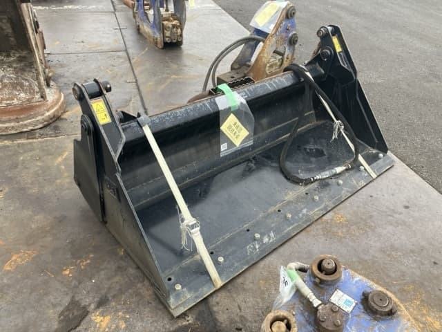 Bucket — Auction (lot 8456-3144)