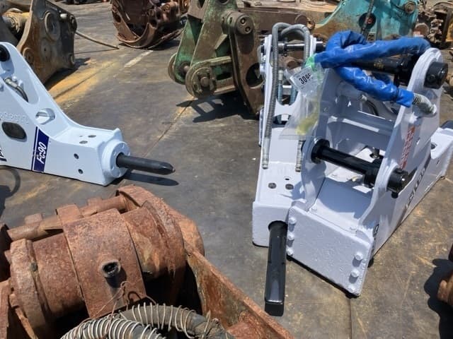 Breaker — Auction (lot 8456-3148)