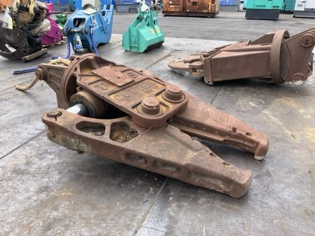 Cutter — Auction (lot 8456-3153)