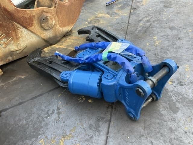 Crusher — Auction (lot 8456-3156)