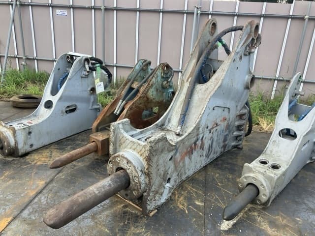 Breaker — Auction (lot 8456-3157)