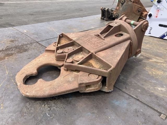 Crusher — Auction (lot 8456-3167)