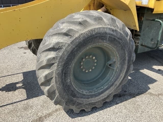 WHEEL LOADER — Auction (lot 8456-320)
