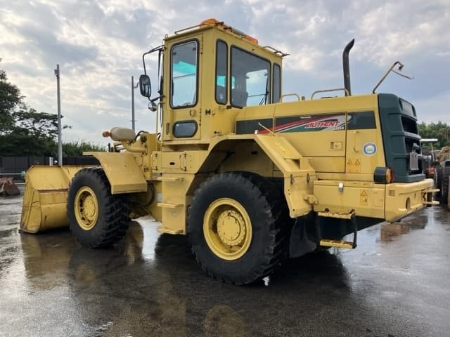 WHEEL LOADER — Auction (lot 8456-334)