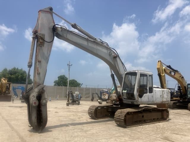 EXCAVATOR — Auction (lot 8456-357)