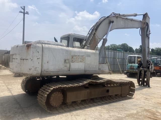 EXCAVATOR — Auction (lot 8456-357)