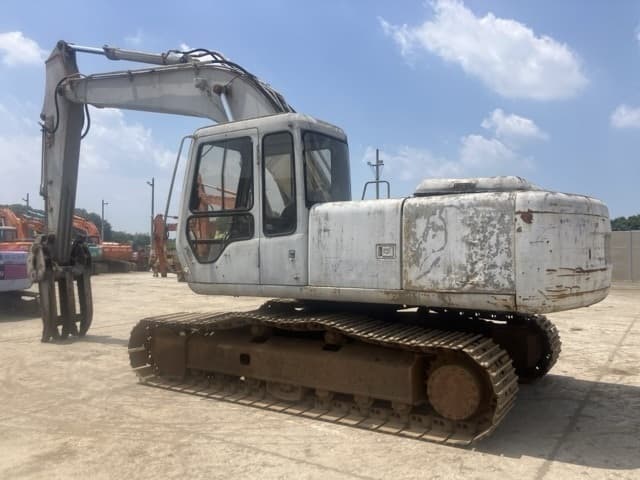 EXCAVATOR — Auction (lot 8456-357)