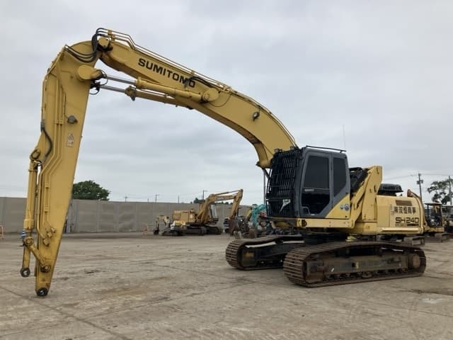EXCAVATOR — Auction (lot 8456-359)