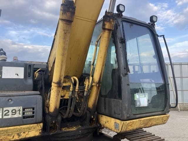 EXCAVATOR — Auction (lot 8456-366)