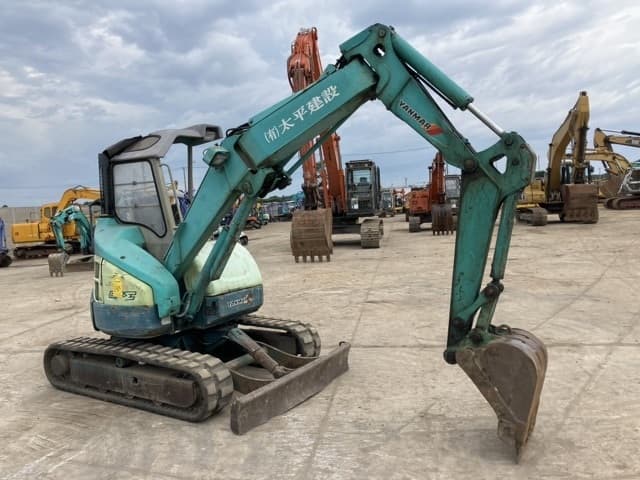 MINI EXCAVATOR — Auction (lot 8456-369)