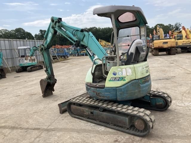MINI EXCAVATOR — Auction (lot 8456-369)