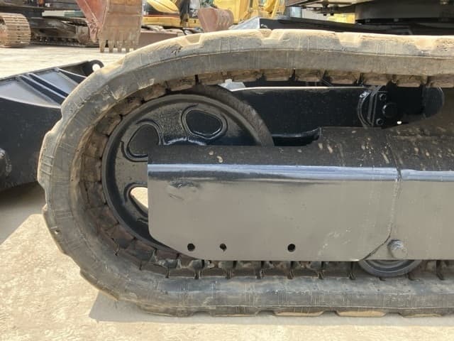 MINI EXCAVATOR — Auction (lot 8456-370)