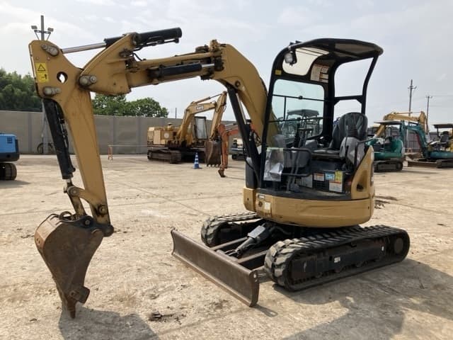 MINI EXCAVATOR — Auction (lot 8456-371)
