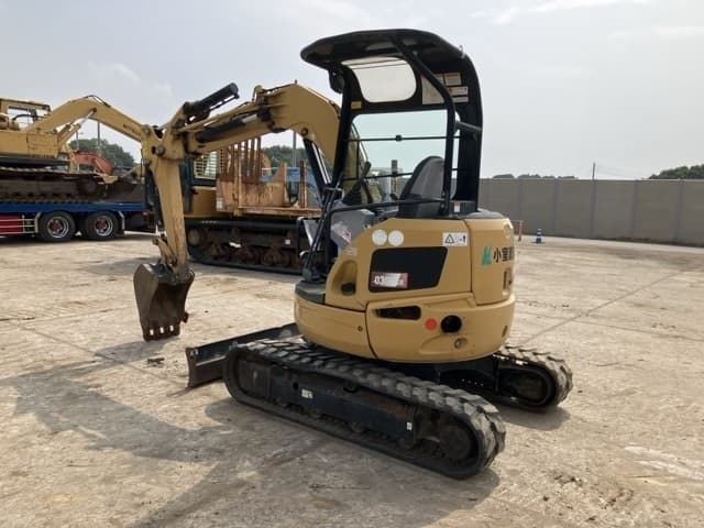 MINI EXCAVATOR — Auction (lot 8456-371)
