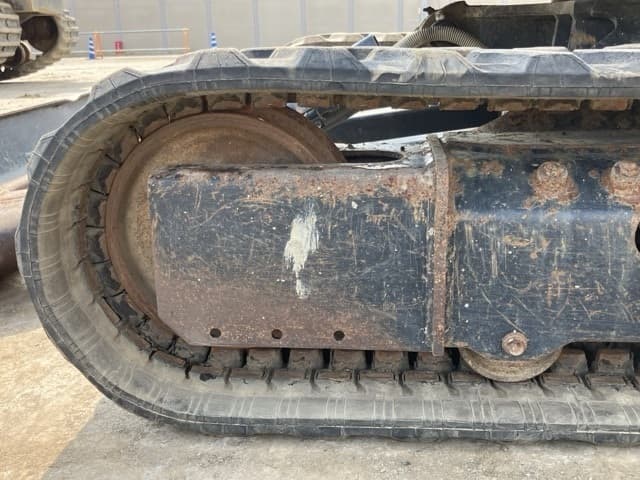MINI EXCAVATOR — Auction (lot 8456-371)