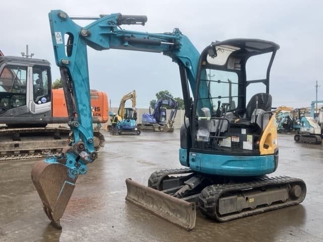 MINI EXCAVATOR — Auction (lot 8456-373)