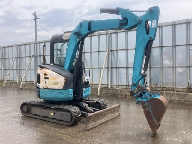 MINI EXCAVATOR — Auction (lot 8456-373)