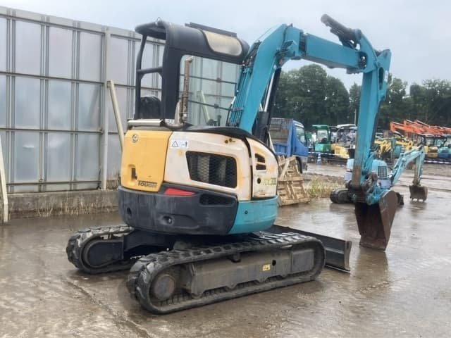 MINI EXCAVATOR — Auction (lot 8456-373)