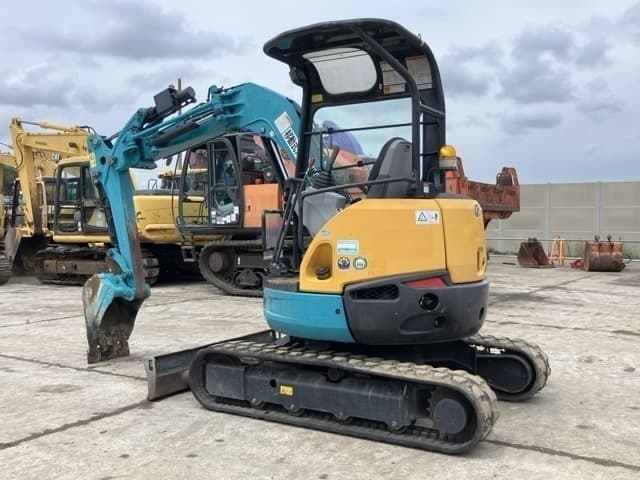 MINI EXCAVATOR — Auction (lot 8456-374)