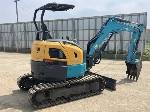 MINI EXCAVATOR — Auction (lot 8456-375)