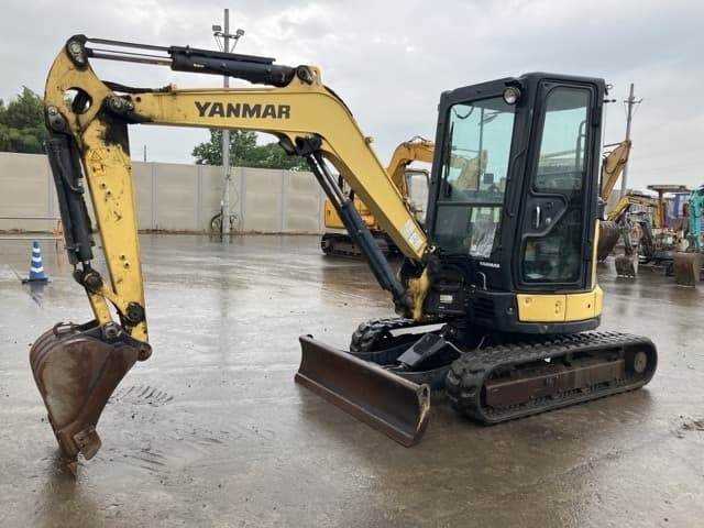 MINI EXCAVATOR — Auction (lot 8456-379)