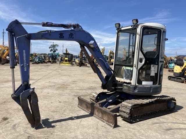 MINI EXCAVATOR — Auction (lot 8456-382)