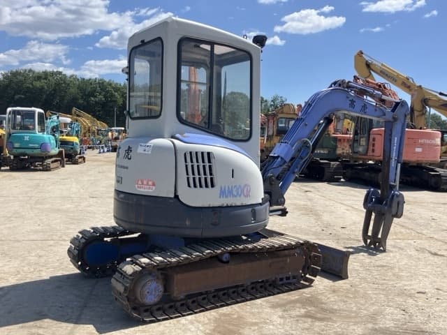 MINI EXCAVATOR — Auction (lot 8456-382)