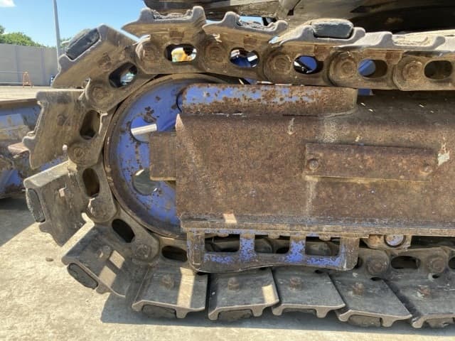 MINI EXCAVATOR — Auction (lot 8456-382)