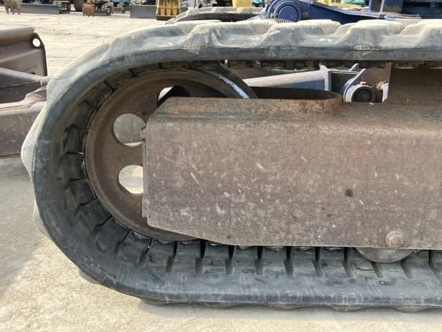 MINI EXCAVATOR — Auction (lot 8456-383)