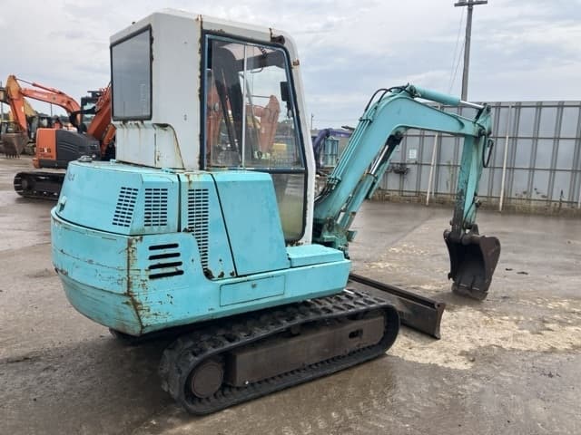 MINI EXCAVATOR — Auction (lot 8456-384)