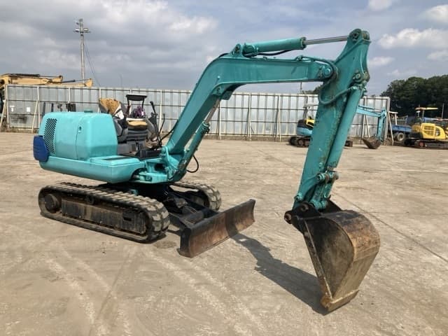 MINI EXCAVATOR — Auction (lot 8456-385)