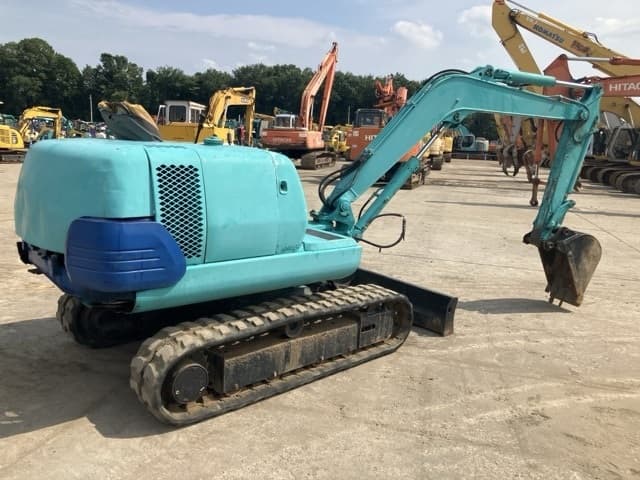 MINI EXCAVATOR — Auction (lot 8456-385)