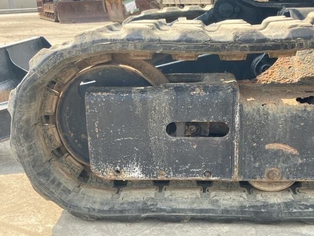 MINI EXCAVATOR — Auction (lot 8456-385)