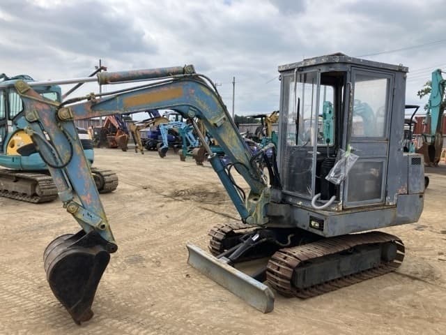 MINI EXCAVATOR — Auction (lot 8456-387)