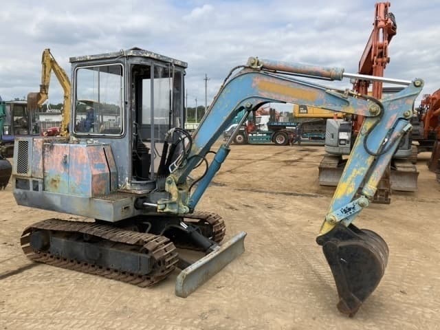 MINI EXCAVATOR — Auction (lot 8456-387)