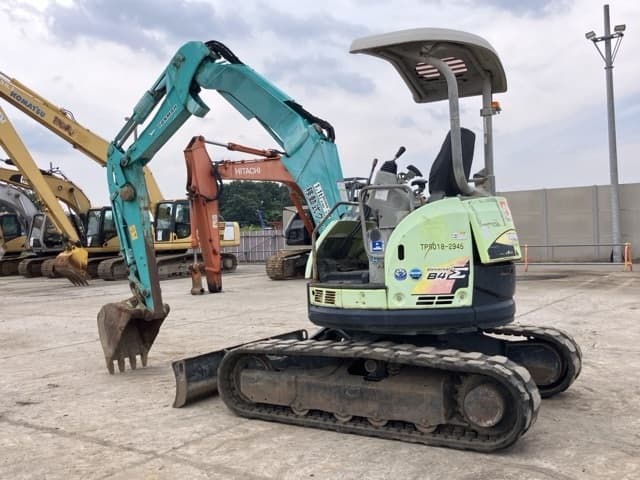 MINI EXCAVATOR — Auction (lot 8456-390)