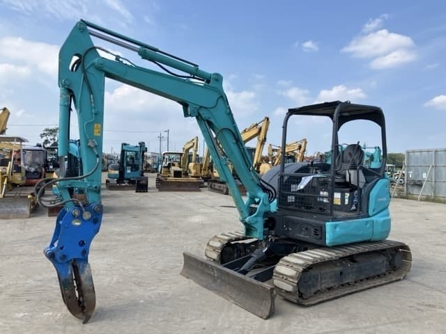 MINI EXCAVATOR — Auction (lot 8456-399)