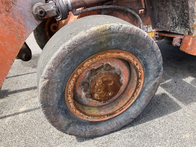 WHEEL LOADER — Auction (lot 8456-40)