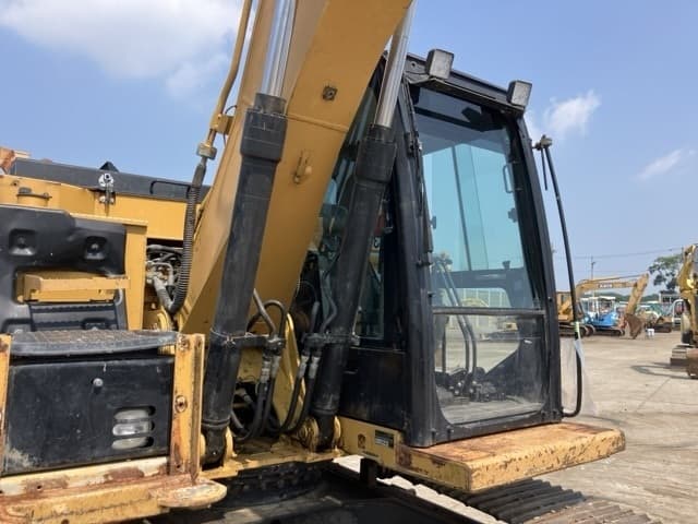 EXCAVATOR — Auction (lot 8456-402)