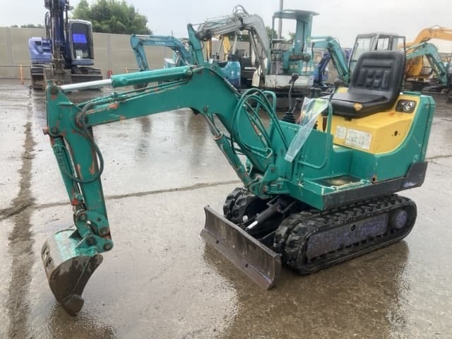 MINI EXCAVATOR — Auction (lot 8456-417)