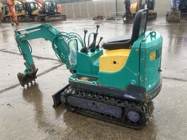 MINI EXCAVATOR — Auction (lot 8456-417)