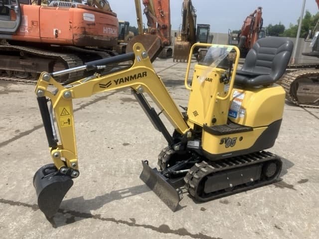 MINI EXCAVATOR — Auction (lot 8456-419)