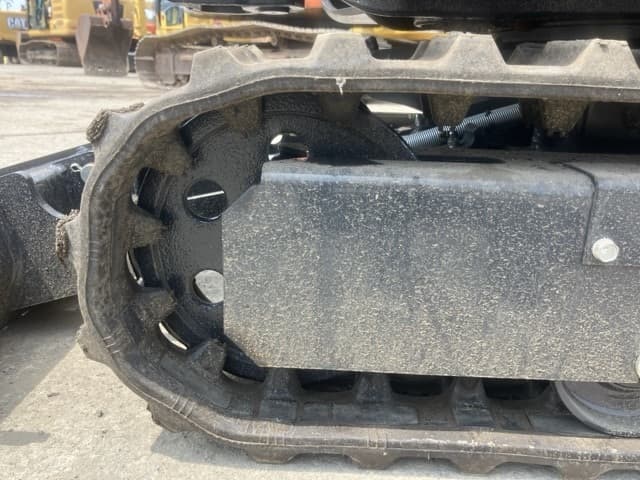 MINI EXCAVATOR — Auction (lot 8456-419)