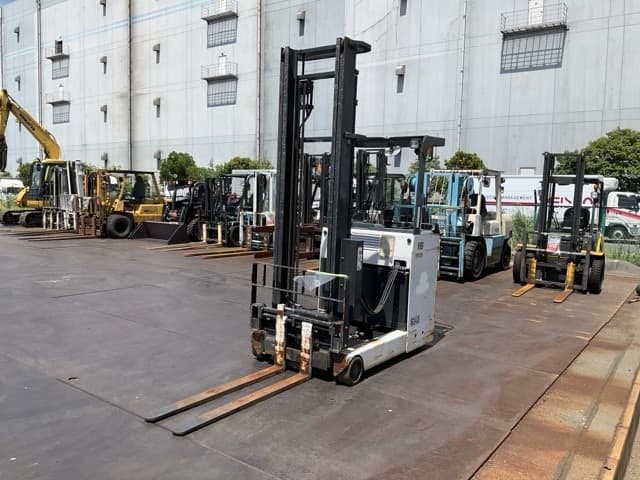 Reach Forklift — Auction (lot 8456-42004)