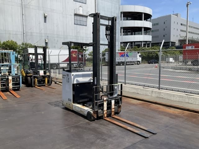 Reach Forklift — Auction (lot 8456-42004)