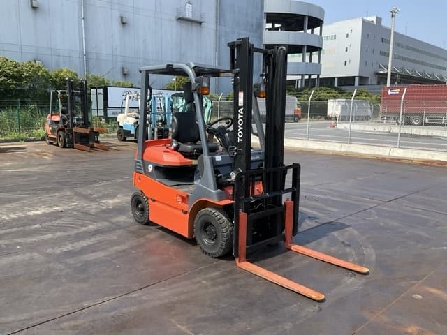 Battery Forklift — Auction (lot 8456-42011)