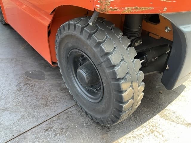Battery Forklift — Auction (lot 8456-42011)