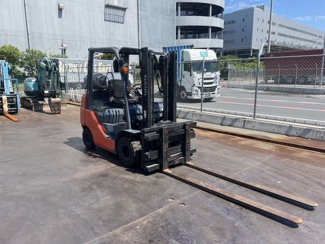 Forklift — Auction (lot 8456-42017)